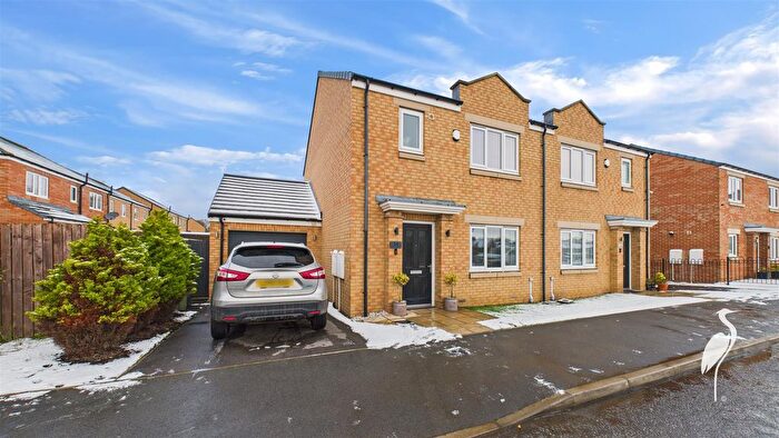 3 Bedroom Semi Detached House For Sale In Fairhaven, Thurcroft, Sunderland, SR3