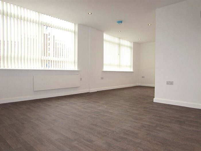 Studio To Rent In Large Studio With Parking, BH1