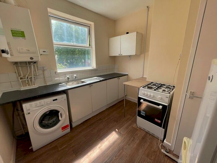 Studio To Rent In Trinity Road, Handsworth, Birmingham, B6