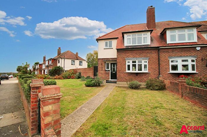 3 Bedroom Semi-Detached House To Rent In Fontayne Avenue, Romford, RM1