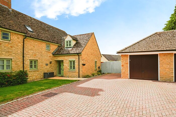 4 Bedroom Semi-Detached House For Sale In Oxford Court, Weston-On-The-Green, Bicester, OX25