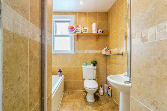 2 Bedroom Apartment For Sale In Winchester Road, Bristol, BS4
