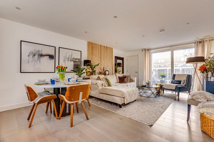 2 Bedroom Flat For Sale In Hannell House, Hannell Road, SW6