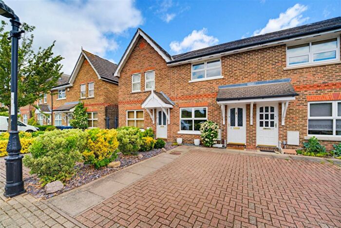 2 Bedroom Terraced House For Sale In Billets Hart Close, Hanwell, W7