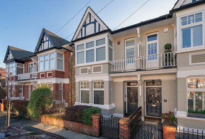 5 Bedroom Semi Detached House For Sale In Whitehall Gardens, Acton, W3