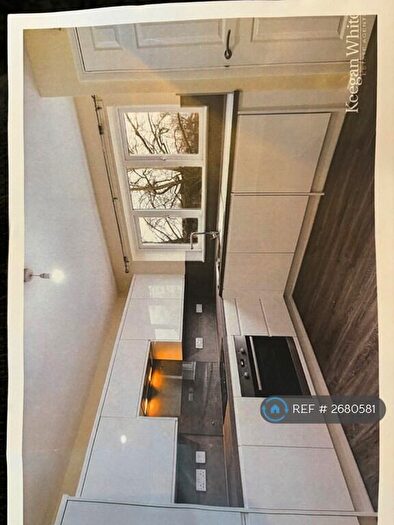 3 Bedroom Flat To Rent In Fairacre, Maidenhead, SL6