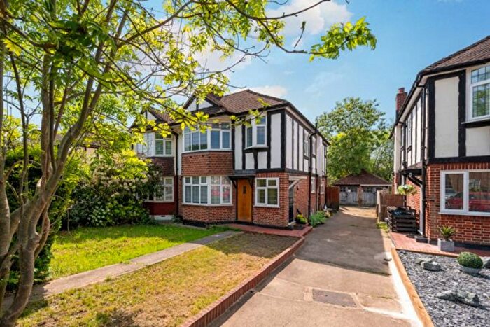 4 Bedroom Terraced House To Rent In Stourhead Gardens, London, SW20