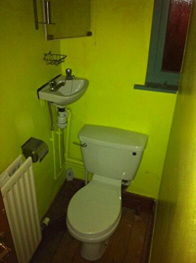 4 Bedroom End Terrace House To Rent In Broadfield Road, Manchester, Greater Manchester, M14