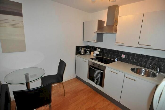 1 Bedroom Flat To Rent In Lunar, Otley Road, Bradford, BD3