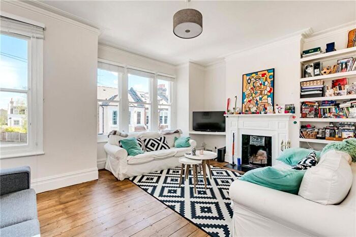 1 Bedroom Flat To Rent In Hazelbourne Road, Balham, SW12