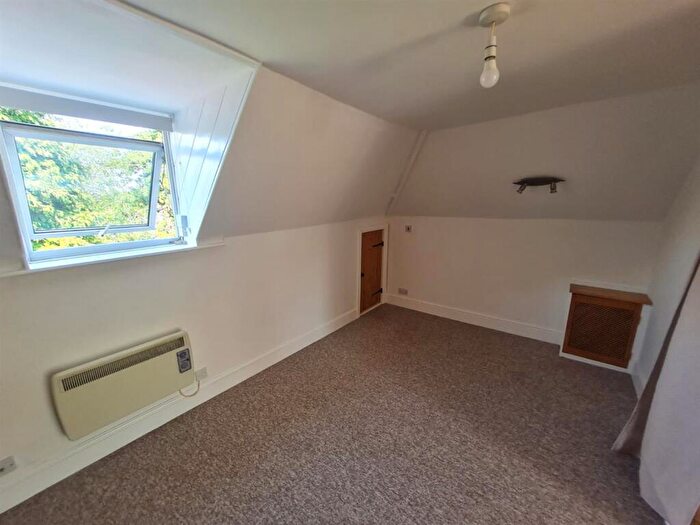 1 Bedroom Flat To Rent In Whitworth Crescent, Southampton, SO18