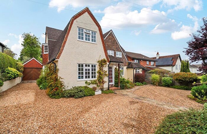 4 Bedroom Detached House For Sale In Lancaster Avenue, Farnham, GU9