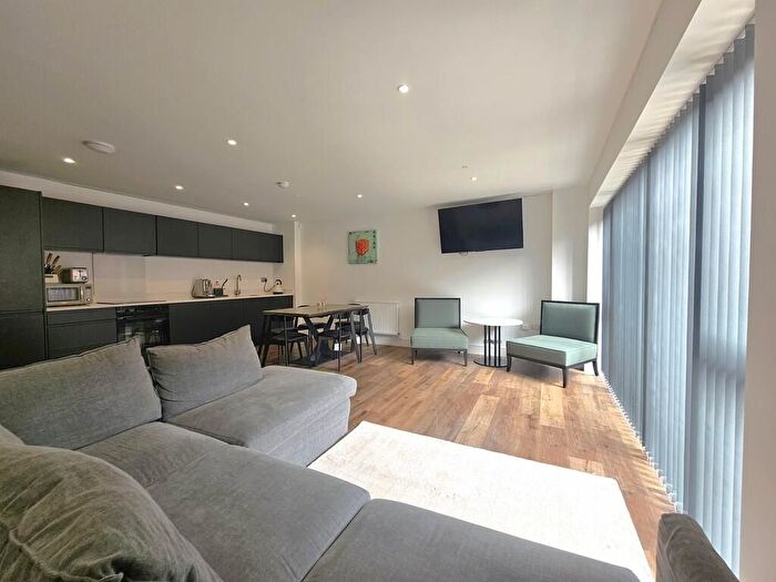 2 Bedroom Flat To Rent In Birdhurst Road, South Croydon, CR2