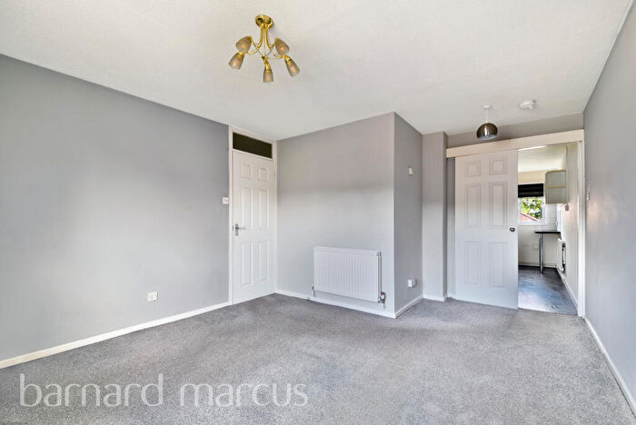 1 Bedroom Apartment To Rent In Sunkist Way, Wallington, SM6