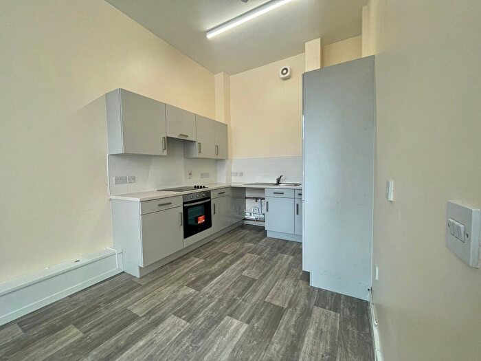 1 Bedroom Flat To Rent In Bond Street, Dewsbury, WF13