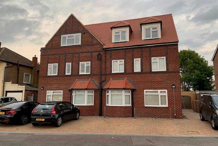 1 Bedroom Flat To Rent In Gainsborough House, Redden Court Road, Essex, RM3