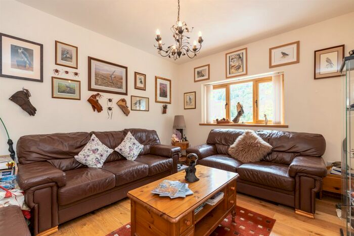 7 Bedroom Detached House For Sale In Trelewis, Treharris, CF46
