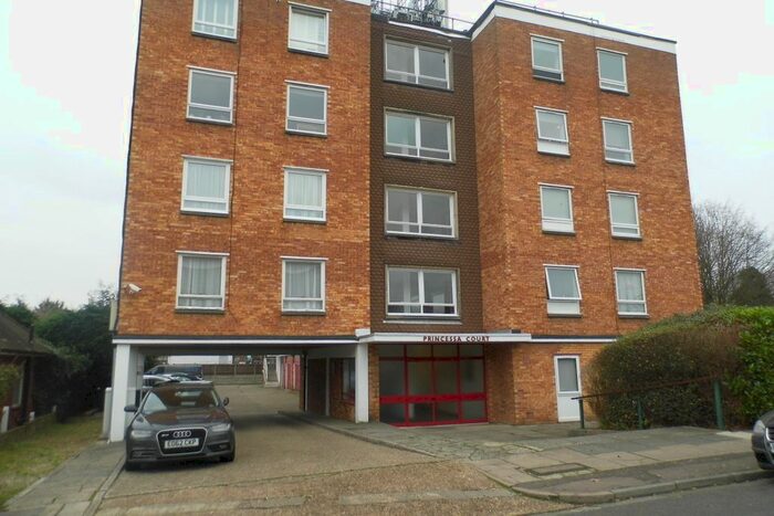 1 Bedroom Flat To Rent In Princessa Court, Enfield Town EN1