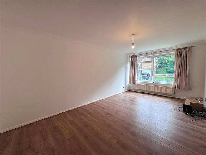 2 Bedroom Apartment To Rent In Hillside Road, Whyteleafe, CR3