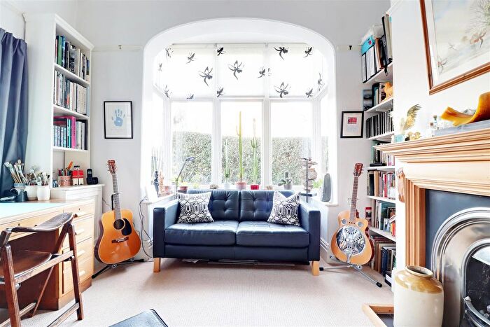 3 Bedroom End Of Terrace House For Sale In Westbourne Avenue, Princes Avenue, Hull, HU5
