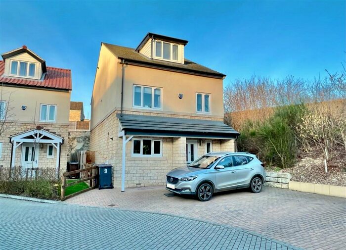 4 Bedroom Detached House For Sale In Abbeystone Gardens, Monk Fryston, Leeds, LS25