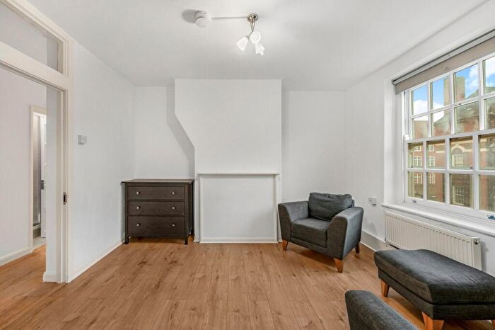 3 Bedroom Flat To Rent In Stanfield House, - Frampton Street, London, NW8
