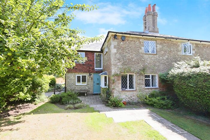 4 Bedroom Semi-Detached House To Rent In Clenches Farm Road, Sevenoaks, TN13