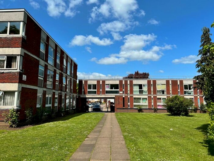 2 Bedroom Flat To Rent In Brantwood Gardens, West Byfleet, KT14