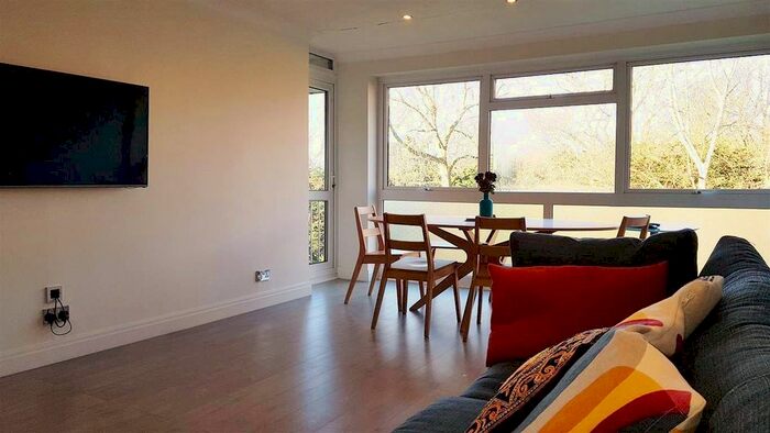 2 Bedroom Flat To Rent In Aran Drive, Stanmore, HA7