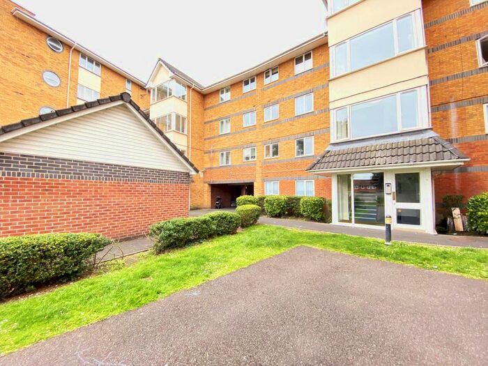 2 Bedroom Flat To Rent In Winslet Place, Oxford Road, Reading, RG30