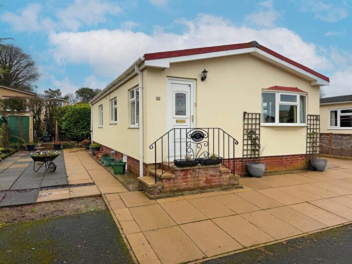 2 Bedroom Park Home For Sale In Cringles, Silsden, BD20