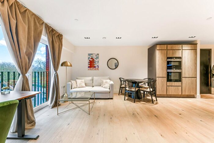 1 Bedroom Flat To Rent In Exchange Gardens, London, SW8