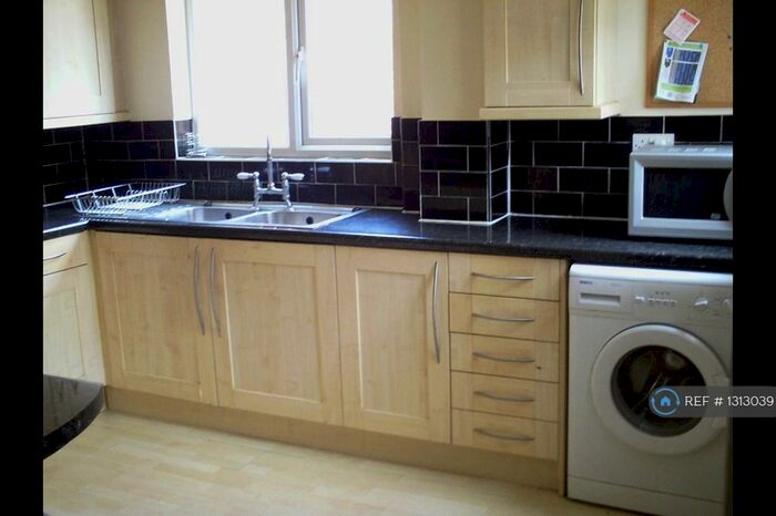 6 Bedroom Terraced House To Rent In Denham Road, Sheffield, S11
