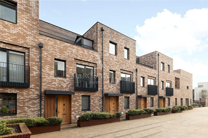 3 Bedroom Apartment To Rent In Oriental Square, London, NW9