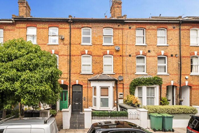 2 Bedroom Flat For Sale In Loveridge Road, West Hampstead, London, NW6