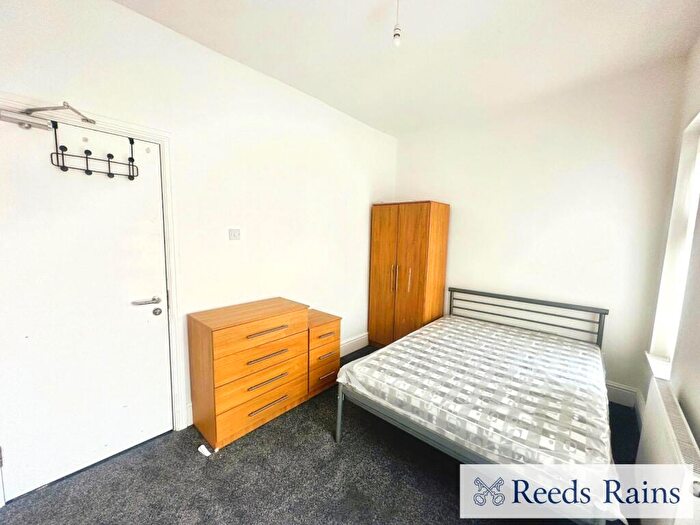 4 Bedroom Terraced House To Rent In Romney Street, Salford, M6