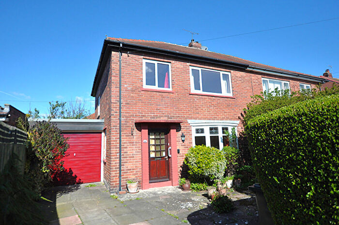 3 Bedroom Semi Detached House For Sale In Townsville Avenue, Whitley Bay, NE25