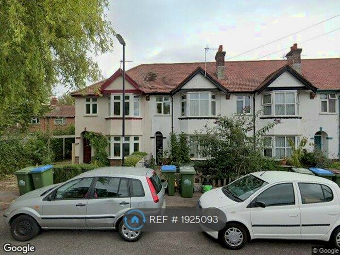 3 Bedroom Terraced House To Rent In Priory Close, Southampton, SO17