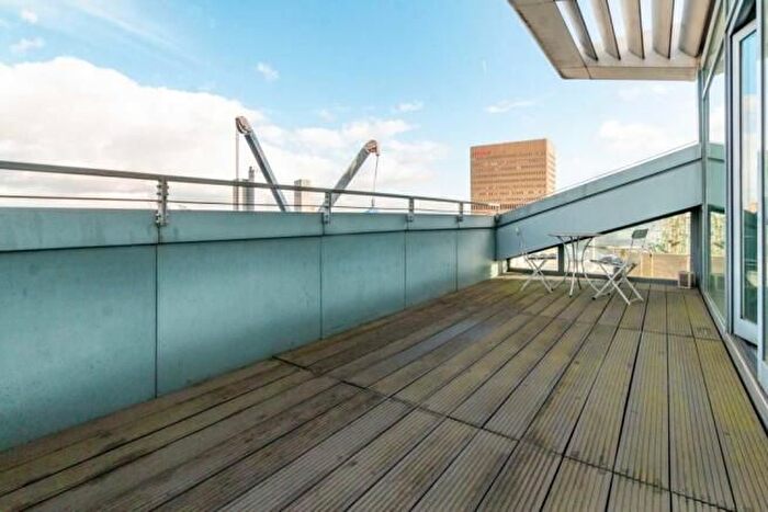 3 Bedroom Flat To Rent In Enfield, London, N11