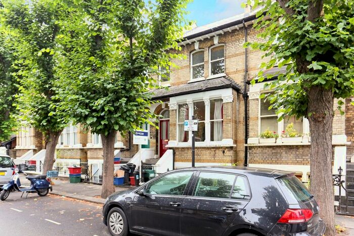 2 Bedroom Flat To Rent In Linden Gardens, London, W4