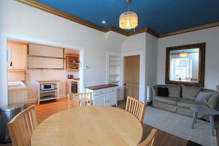 2 Bedroom Flat To Rent In Alva Place, Meadowbank, Edinburgh, EH7