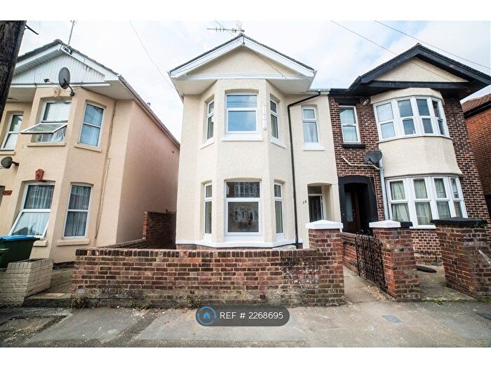 7 Bedroom Semi-Detached House To Rent In Coventry Road, Southampton, SO15