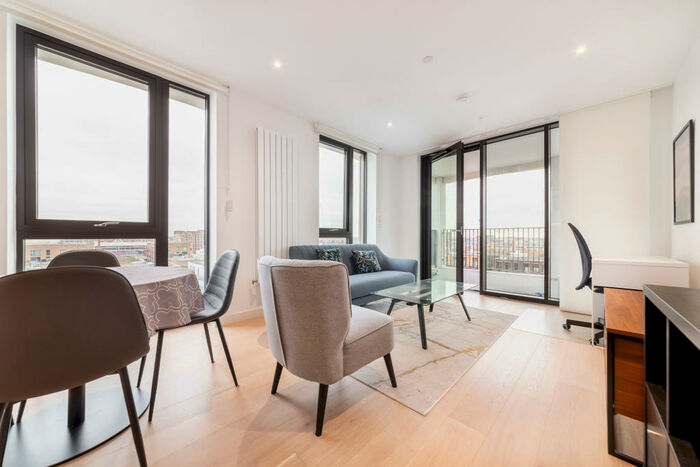 2 Bedroom Apartment To Rent In Pinnacle House, Schooner Road, Royal Wharf, London, E16