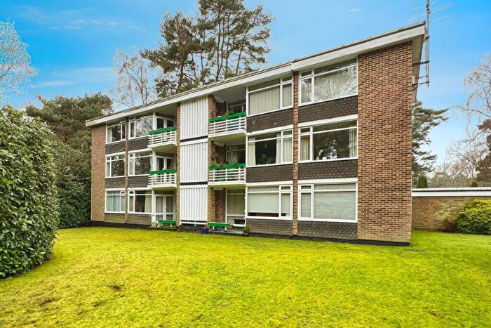 2 Bedroom Apartment To Rent In Birch Court, Crowthorne, RG45