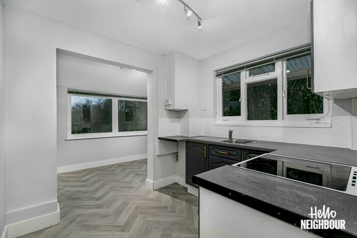 4 Bedroom Detached House To Rent In Links Road, Ashtead, KT21