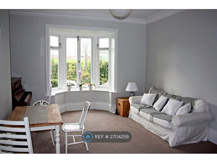 2 Bedroom Flat To Rent In Old Dover Road, Canterbury, CT1
