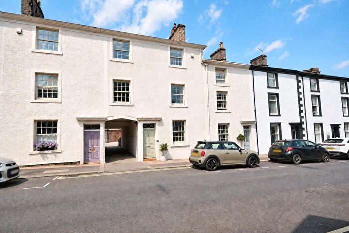 3 Bedroom Town House For Sale In York Street, Clitheroe, Lancashire, BB7