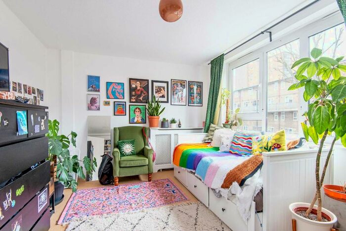 2 Bedroom Property To Rent In Blanchard Way, London, E8