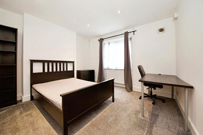 3 Bedroom Flat To Rent In Crowndale Road, NW1