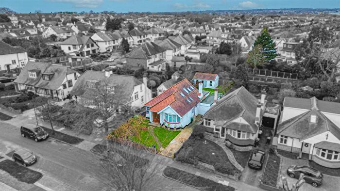 3 Bedroom Detached Bungalow For Sale In Somerset Avenue, Westcliff-On-Sea, SS0